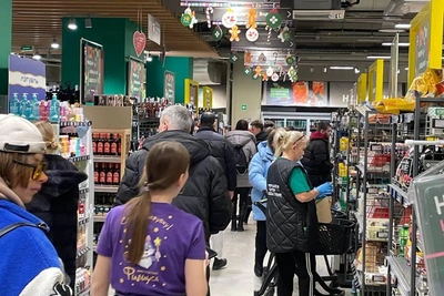 Нижегородцы закупаются к Новому году: очереди и пустые полки