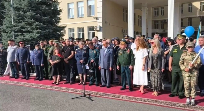 Анатолий Чадов приезжал в кадетку | Источник: Уполномоченный по правам человека в Оренбургской области / t.me