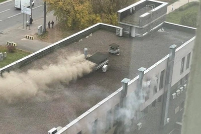 На Васильевском горела пристройка с магазинами