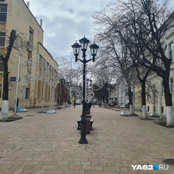 Пока все лавочки на месте | Источник: Светлана Коновалова / YA62.RU