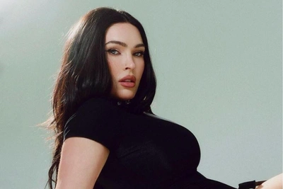 Меган Фокс в стрингах устроила дерзкий камбэк после родов — горячие фото