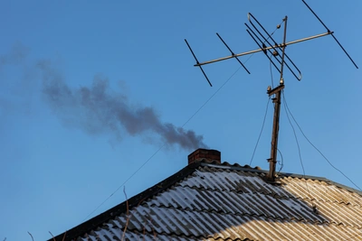 Девять дронов сбиты над Рязанской областью, один повредил дом