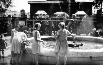 У фонтана, 50–60-е годы | Источник: История Перми / vk.com