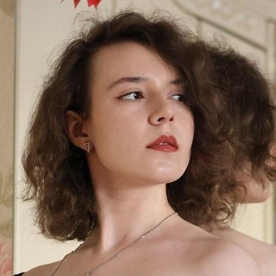 Анна Акишина