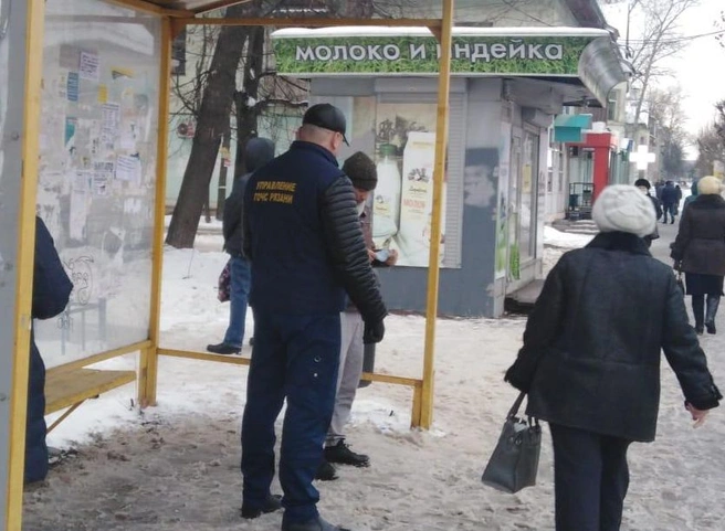 В Рязани нарушителей масочного режима ловят на остановках | ya62.ru
