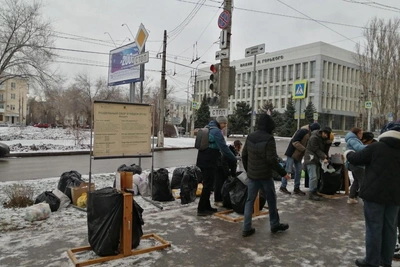 Hundreds Sort Waste in Central Volgograd Monthly