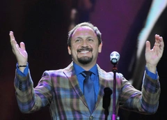 «Одна представляется астральной женой»: Стас Михайлов с иронией о ярых поклонницах и «внебрачных детях»