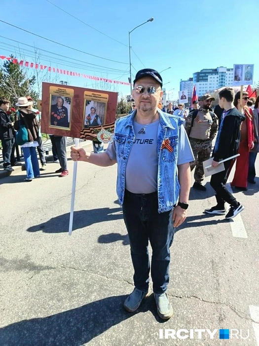 А это&nbsp;Владислав и его герои&nbsp;— бабушка и дедушка | Источник: Ксения Власова / «ИрСити»