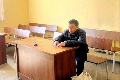 За нападение на губернатора арестовали на две недели