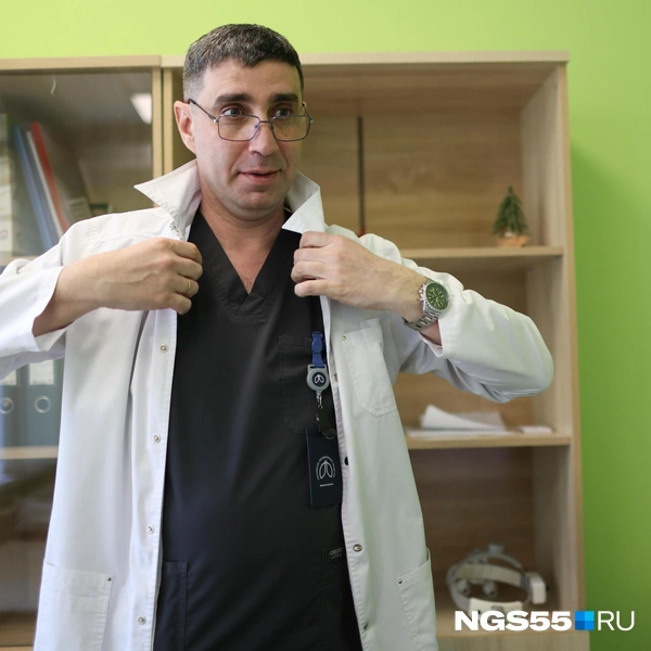 Человек с чувством юмора всегда располагает к себе | Источник: Евгений Софийчук / NGS55.RU