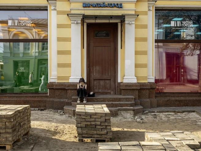 Горожане отдыхают на привычных местах, несмотря на начавшиеся работы | Источник: Александр Куренной / 76.RU