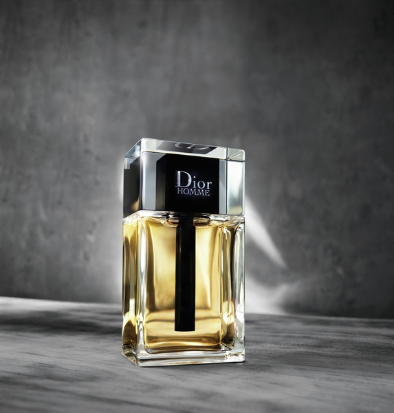 Роберт Паттинсон стал новым лицом культового аромата Dior Homme