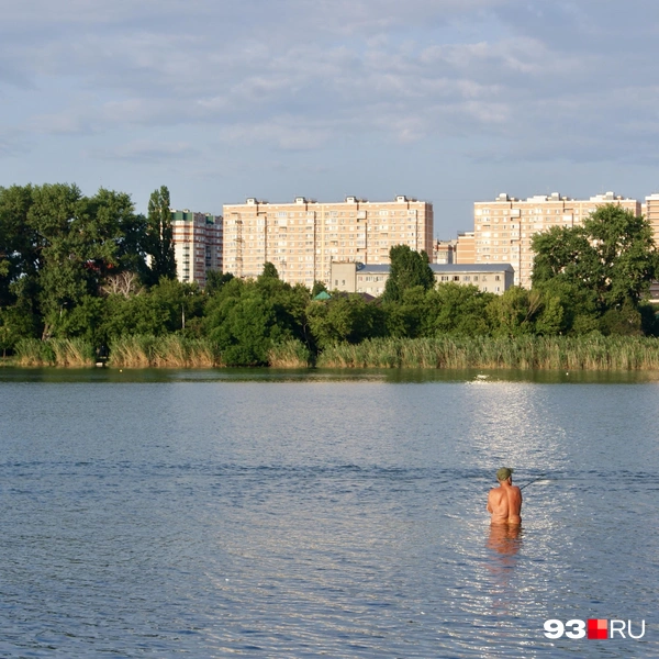 Часто в Солнечном Острове можно встретить рыбаков | Источник: Екатерина Подымова / 93.RU