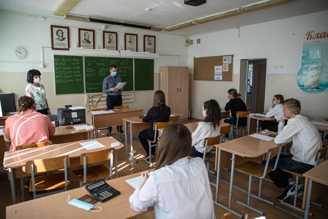 Школьник распылил баллончик в классе | Источник: Александр Ощепков / NGS.RU