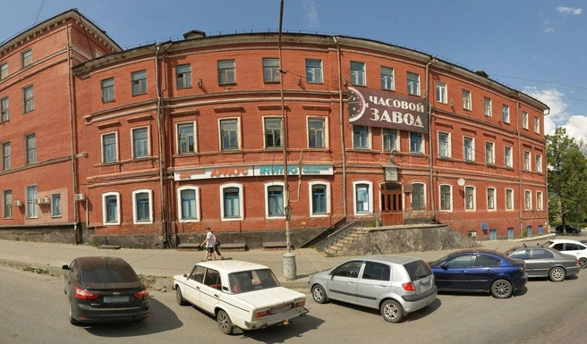 Часы в Златоусте выпускают уже более 80 лет | Источник: Yandex.ru / maps