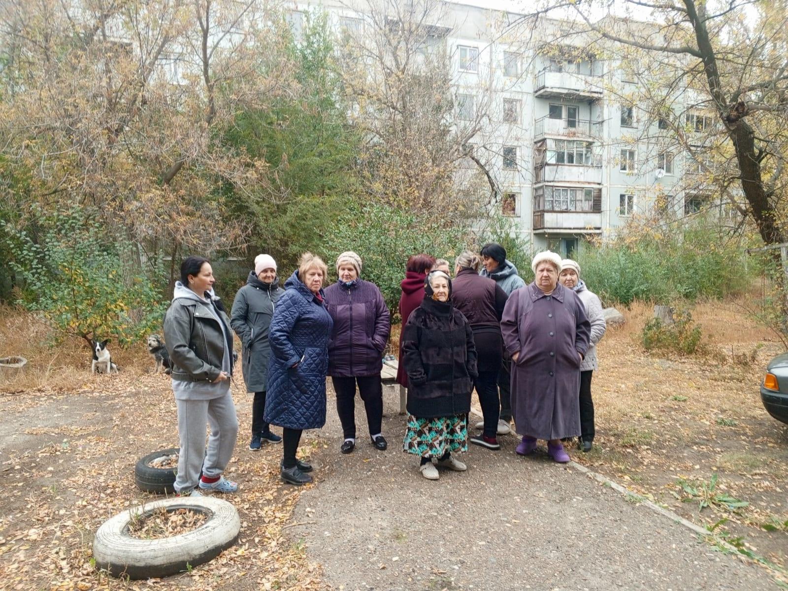 «Восстановление нецелесообразно»: под Волгоградом пенсионеров оставили выживать в брошенных домах Минобороны