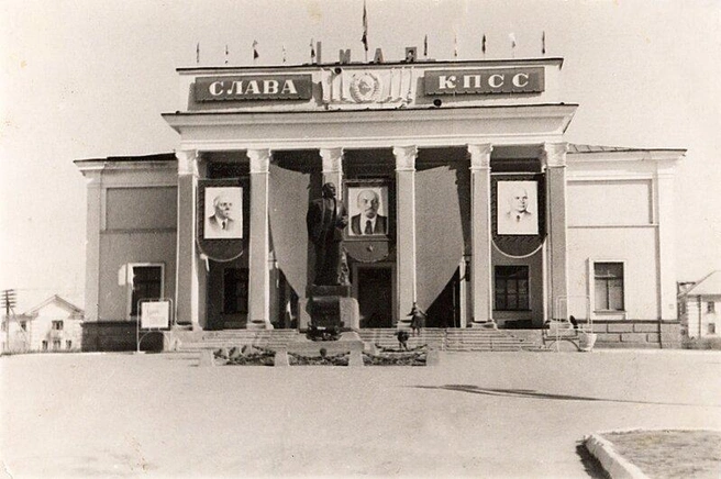 Дворец культуры «Челябметаллургстроя» позже стал известен как «Строитель» или просто «центральный клуб» | Источник: ЦИКНЧ