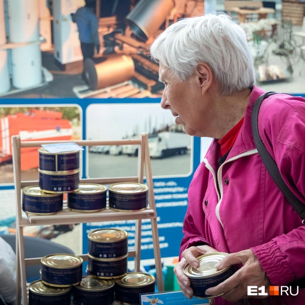 Тушенка пользуется спросом | Источник: Владислав Лоншаков / E1.RU