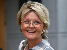 «Я даже не поняла, почему он меня выцепил»: Юлия Меньшова высказалась о фиктивном романе с Дмитрием Нагиевым