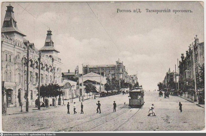 1910–1912 годы. Таганрогский проспект, сейчас&nbsp;— Буденновский. Фотограф снимал лицом к Большой Садовой | Источник: открытка, издательство О.&nbsp;И.&nbsp;Трояновского, Ростов-на-Дону / pastvu.com