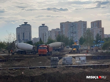 Стройка, которая идет в парке сейчас | Источник: Платон Цимерман / MSK1.RU