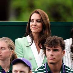 Летняя свежесть: Кейт Миддлтон в мятно-зеленом пиджаке посетила Уимблдон