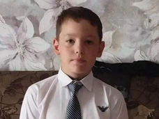 На его глазах погибли родные: с кем сейчас живет Миша, которого 14-летняя сестра Аня пощадила в ночь убийства семьи