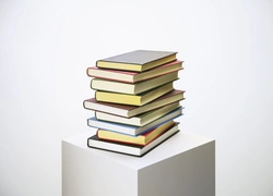 5 книжных новинок апреля