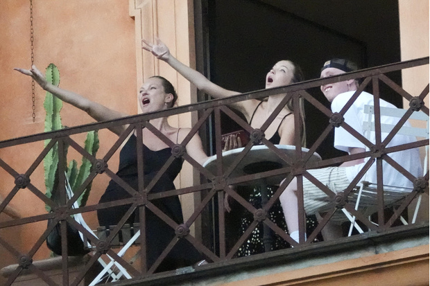 Фото №4 - Ешь, молись, люби: Кейт Мосс и ее дочь Лила Грейс проводят время в Риме