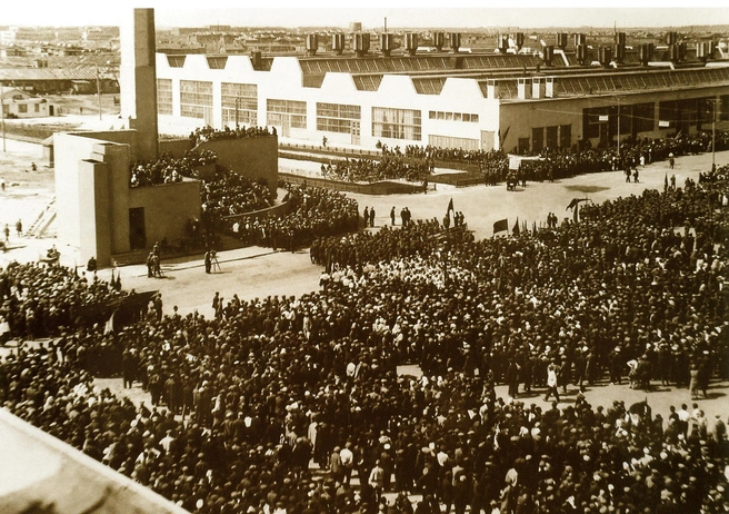 Торжественное открытие завода, 1933 год | Источник: Центр историко-культурного наследия Челябинска (ЦИКНЧ)