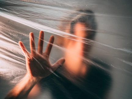 Снимал свои зверства на телефон: видео, на котором 15-летний Тимофей пришел в школу с ножом и стал нападать