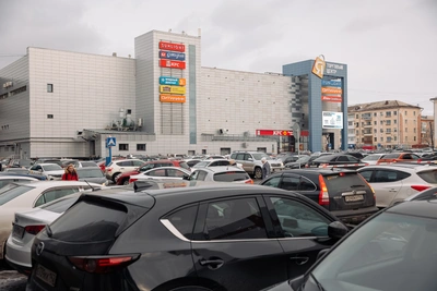 Возгорание в кемеровском ТЦ: 120 человек эвакуированы