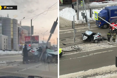 Автомобиль столкнулся со столбом на Вокзальной магистрали