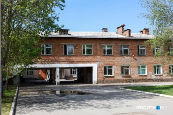 Вот это&nbsp;— пристрой, который возвели в 1986 году | Источник: Ксения Филимонова / «ИрСити»