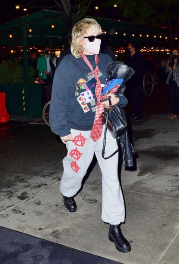 Майли Сайрус в Нью-Йорке | marieclaire.ru