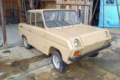 Мотоколяску 1994 года продают за 250 тыс рублей, мощность 12 л.с.