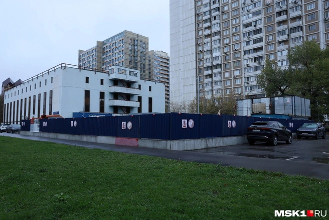 «Современный трамвай „Витязь“ длиной в 30 метров будет только трогаться с места и тут же тормозить. Вместо скоростного транспорта мы получим рельсовую змейку-аттракцион»,&nbsp;— жалуются они. | Источник: Артем Устюжанин / MSK1.RU