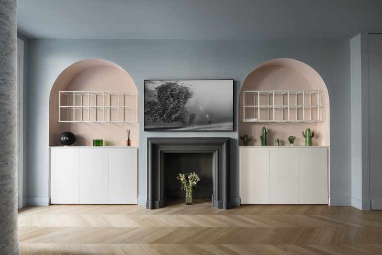 Маленькая квартира с камином в центре Милана | Источник: Лука Арджентон