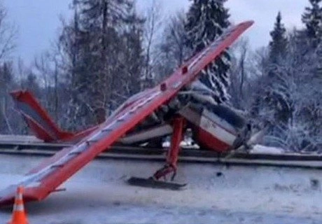 В Подмосковье на шоссе сел легкомоторный самолет (видео) | ya62.ru