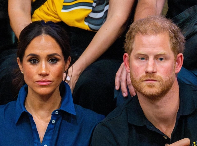Кто тут главный: небрежный жест Меган Маркл, который выдал ее желание доминировать над принцем Гарри