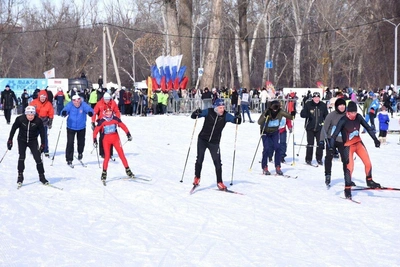 4500 оренбуржцев вышли на старт «Лыжни России — 2026»