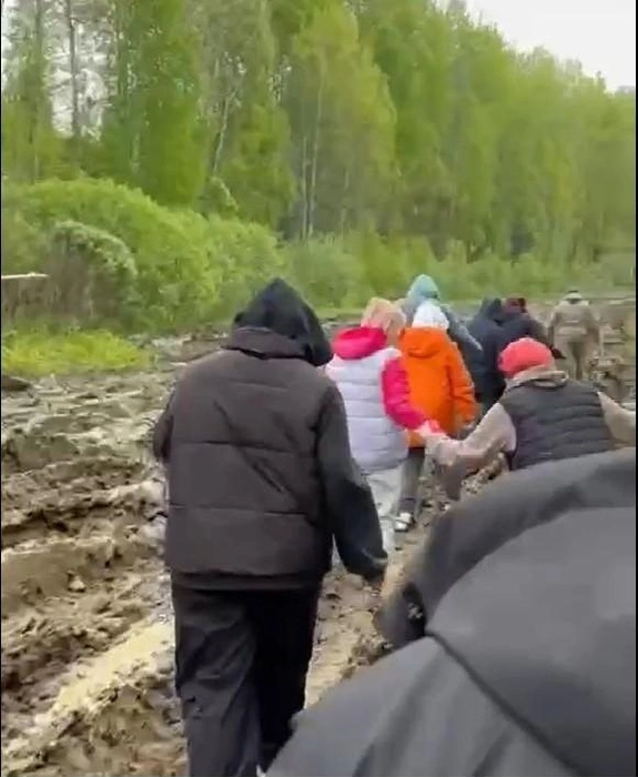Пассажиры автобуса застряли в дороге | Источник: «Омск ТВ» / t.me