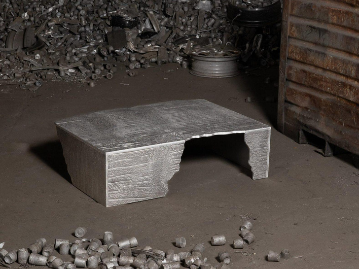 Безотходное производство: мебель из обломков алюминия