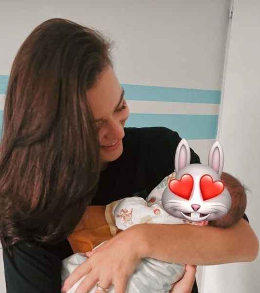 Особенная сестра Аделины Сотниковой впервые стала мамой