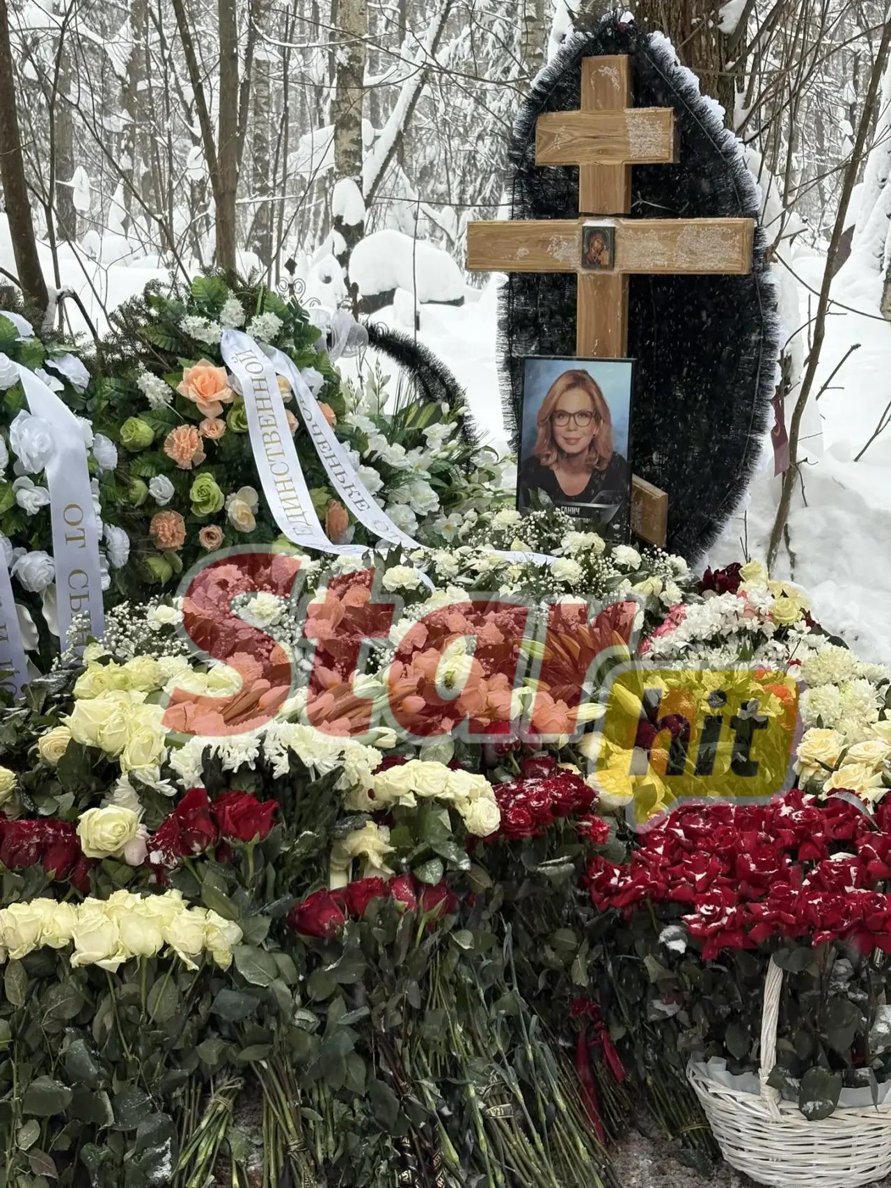 Могила Вероники Ганич | www.starhit.ru