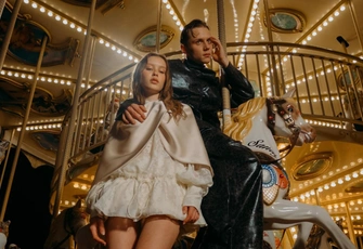 В чем смысл новой песни Вани Дмитриенко и Ани Пересильд «Силуэт»: разбор с психологом