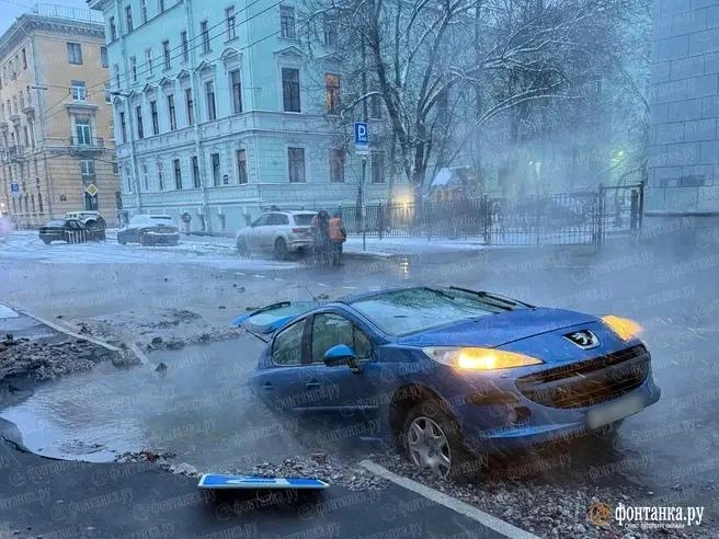 Потепление близко. Ремонт трубы, остудивший батареи в центре Петербурга, закончен | Источник: читатель «Фонтанки»
