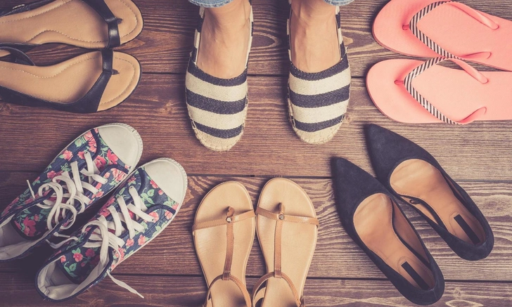 обувь, лето | Источник: iStockphoto/LeszekCzerwonka