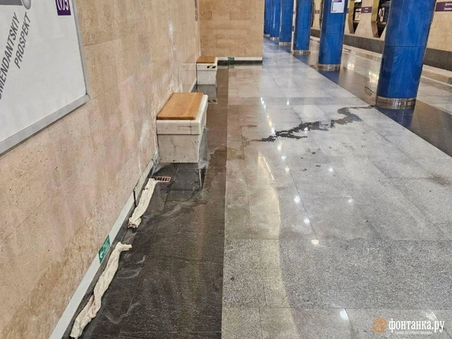 Грунтовые воды просочились на «Дунайской»  | Источник: читатель «Фонтанки»