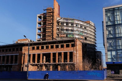 Unfinished Eldorado Building on Surikov Street Finds No Buyers